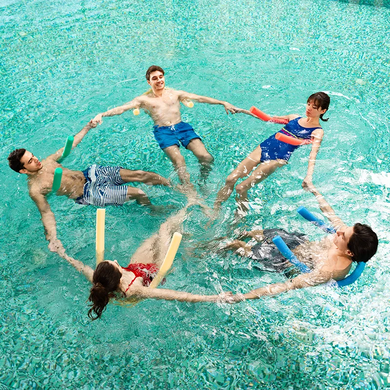 Personen im Schwimmbad